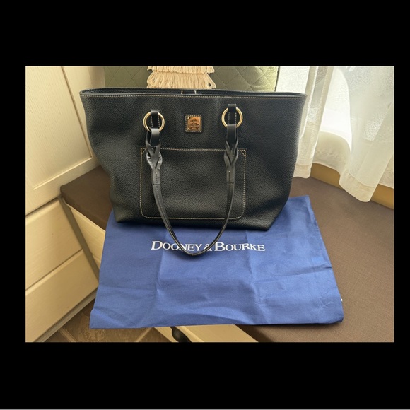 Dooney & Bourke Black Leather Tammy Tote: R1312BB - Picture 5 of 13